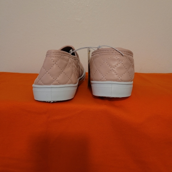 Blush Quilted Shoes sizes 6 7 8 9 10 - Picture 9 of 9